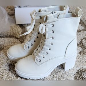 White platform Lace Up Boots. NEW IN BOX. Side Zip. Size 7.5
